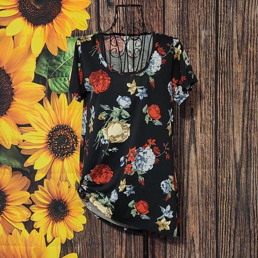 LuLaRoe Floral High-Low Top